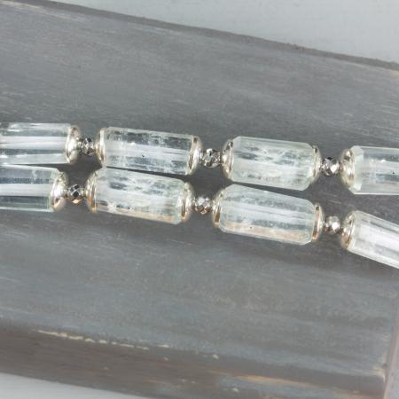 Zarte Halskette mit natürlichem Aquamarin-Kristallen und 925 Silber