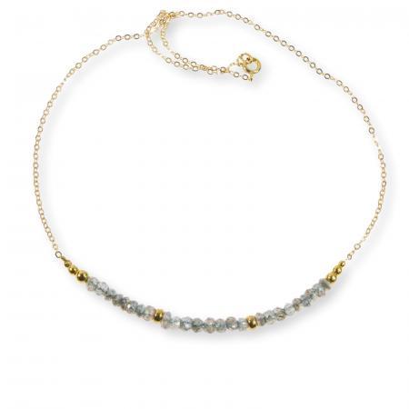 Feine Goldkette mit facettiertem Labradorit