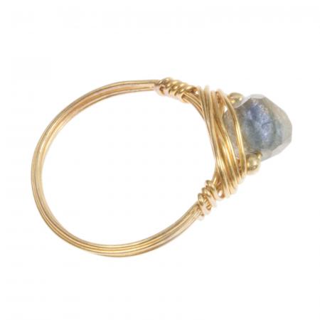 Vergoldeter Edelstein-Ring mit Labradorit