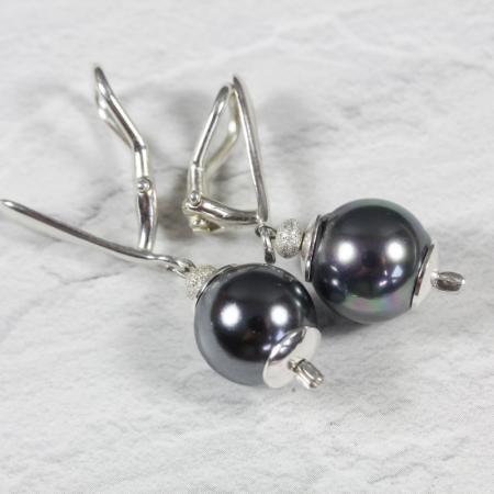 Bequeme Ohrclips mit schwarzen Muschelkern-Perlen und  Silber