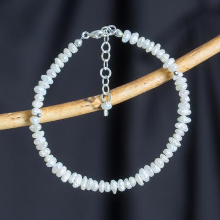 Zierliches Perlenarmband mit natürlichen echten Süßwasser-Perlen