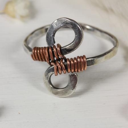 Gehämmerter Silberring mit Kupfer, hochwertige Handarbeit, keltisches Design