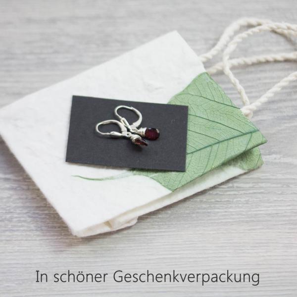 Rote Edelstein-Ohrringe mit echtem facettierten Granat
