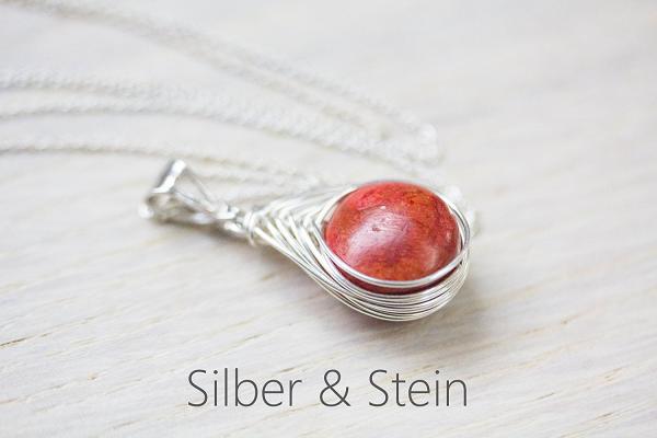 Roter Edelstein-Anhänger aus echter Schaumkoralle an Silberkette