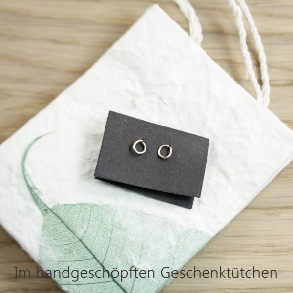 Sehr kleine Mini-Ohrstecker Kreis