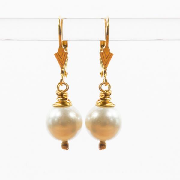 Festliche Perlen-Ohrringe mit runder großer Muschelkern-Perle