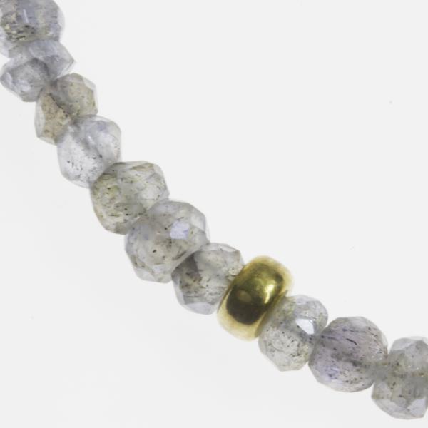 Feine Goldkette mit facettiertem Labradorit