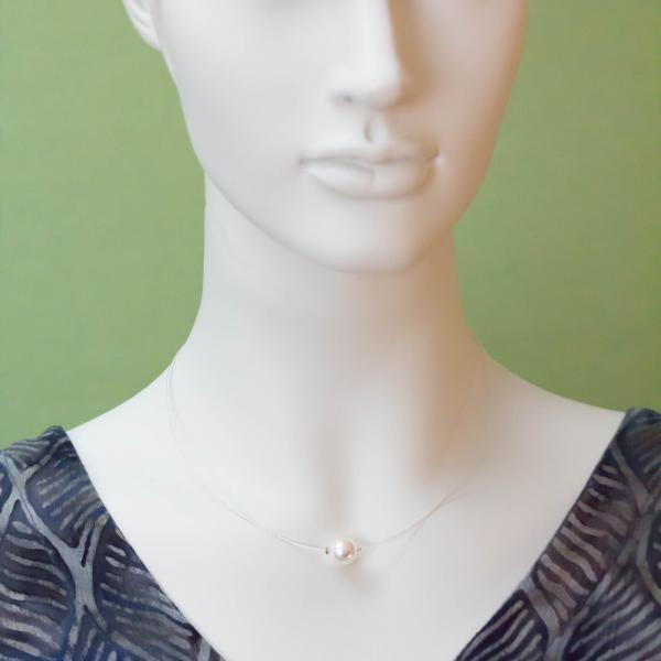 Klassisches Perlen-Collier mit weißer Muschelkern-Perle