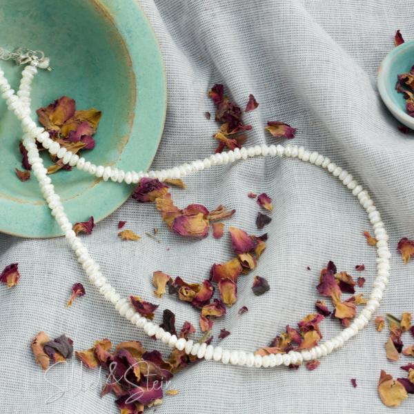 Feine zierliche Perlenkette aus erstklassigen echten Süßwasserperlen