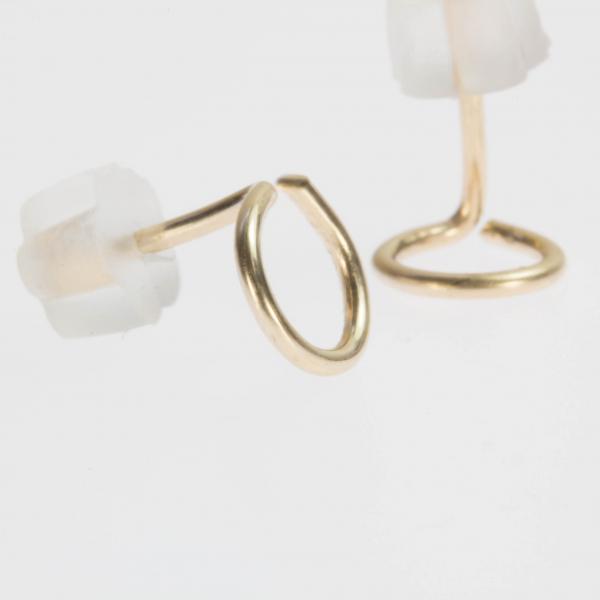 Sehr kleine Mini-Ohrstecker Kreis