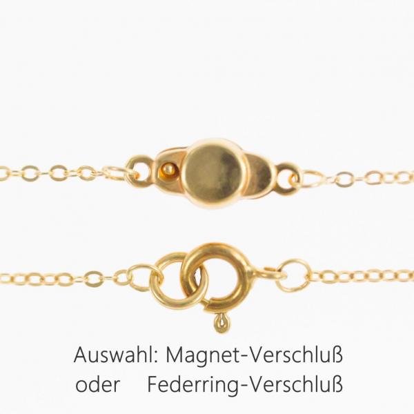 Zauberhafte Edelsteinkette mit Regenbogen-Mondstein / vergoldete Wickelfassung